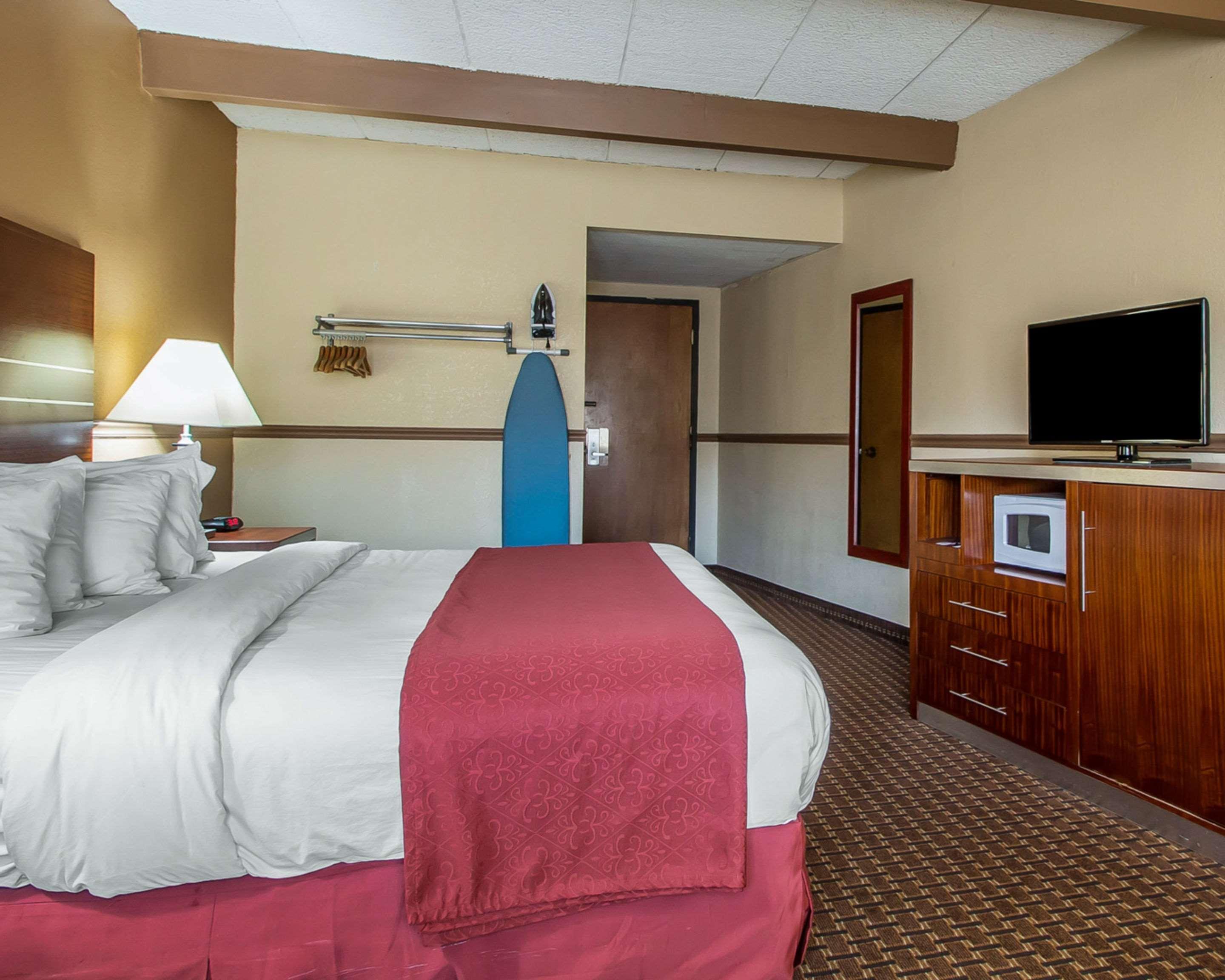 Quality Inn East Dubuque ภายนอก รูปภาพ