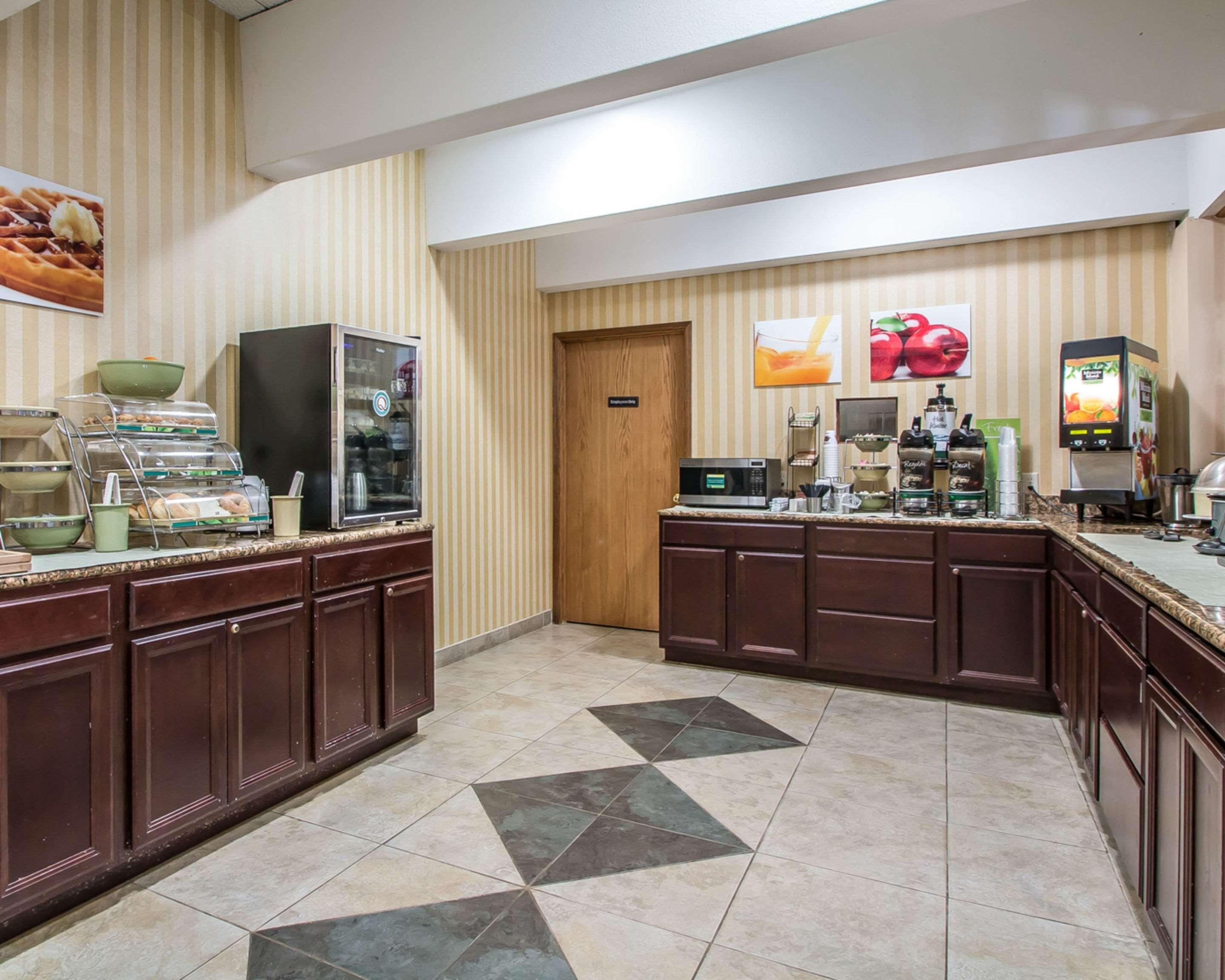 Quality Inn East Dubuque ภายนอก รูปภาพ