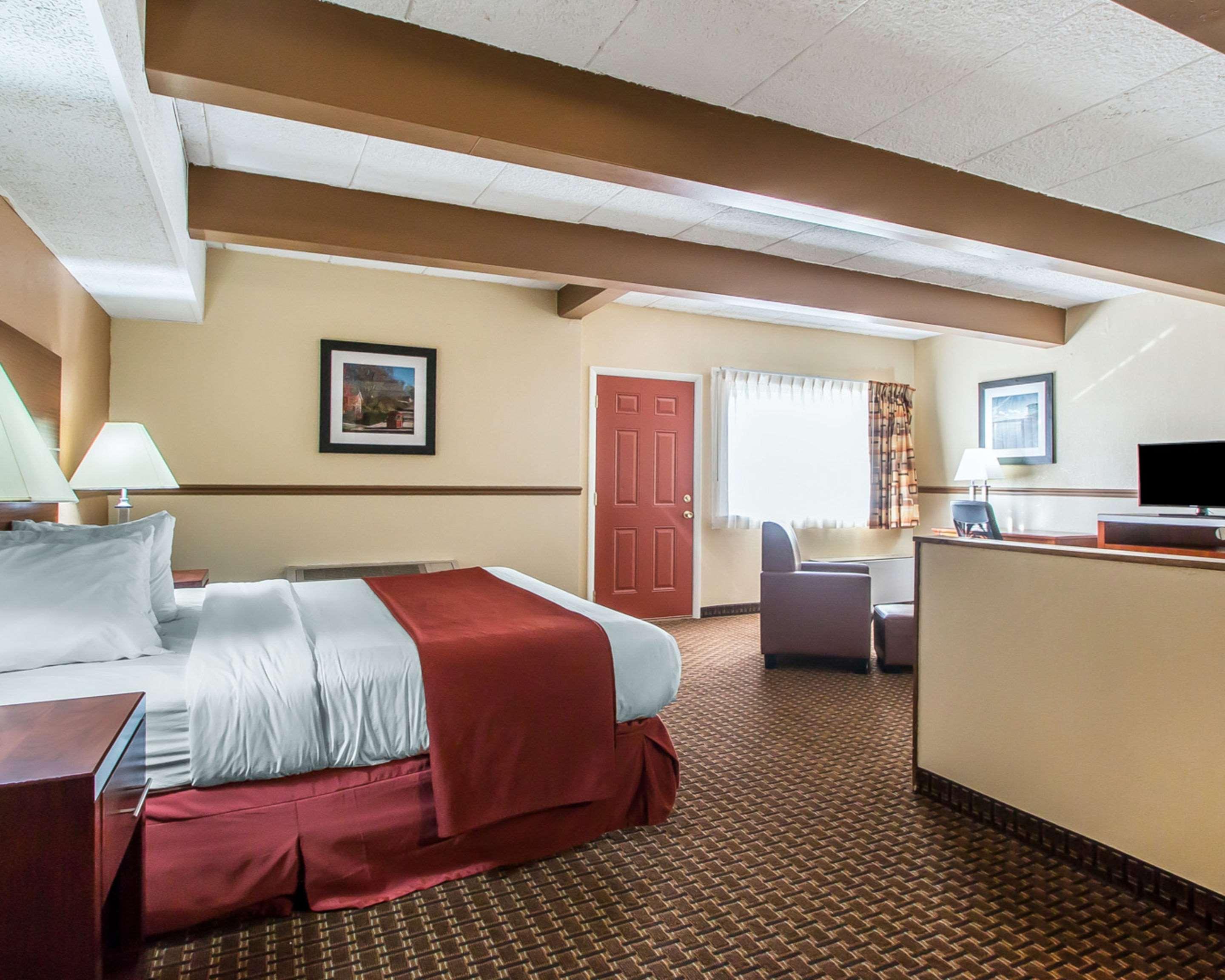 Quality Inn East Dubuque ภายนอก รูปภาพ