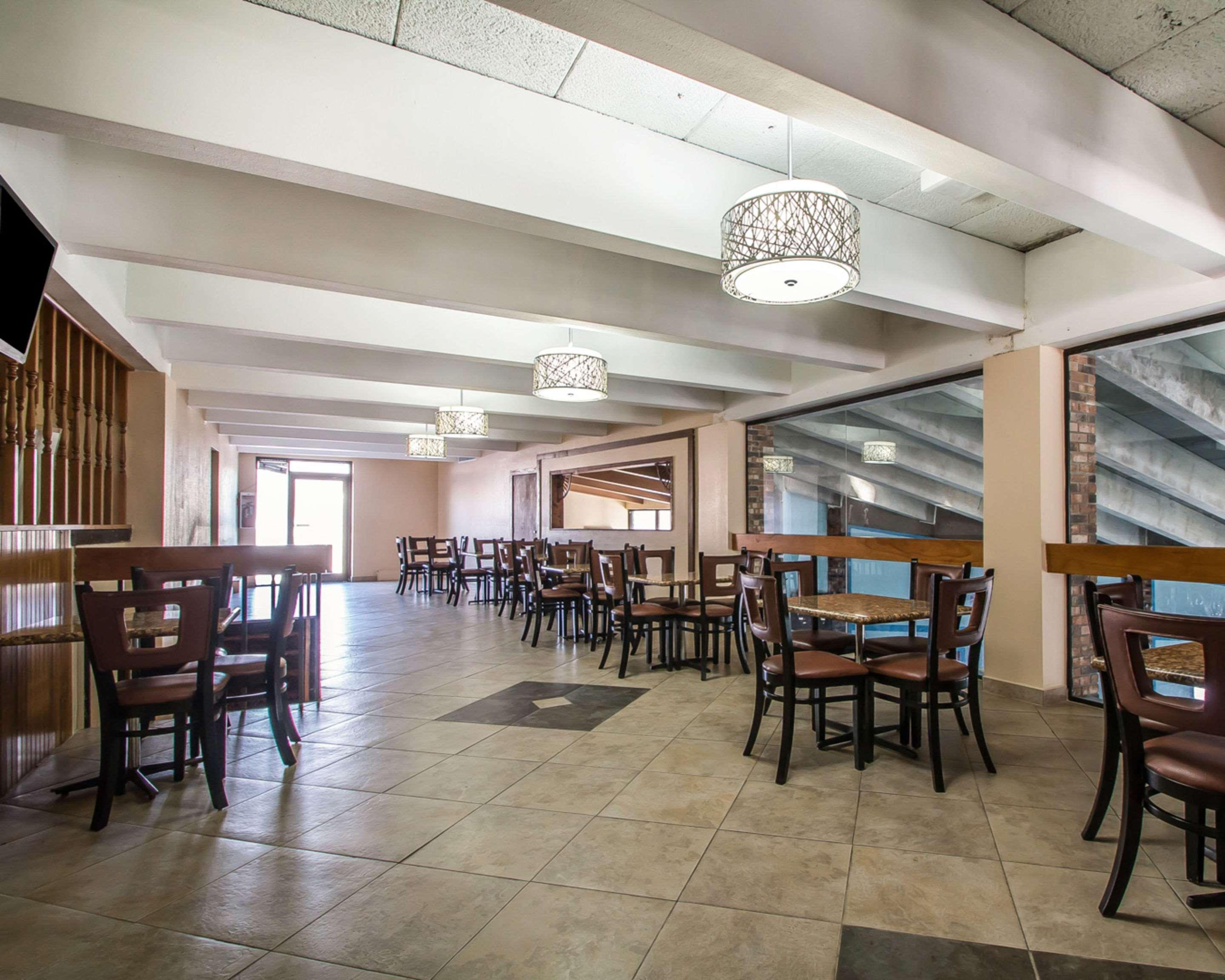 Quality Inn East Dubuque ภายนอก รูปภาพ