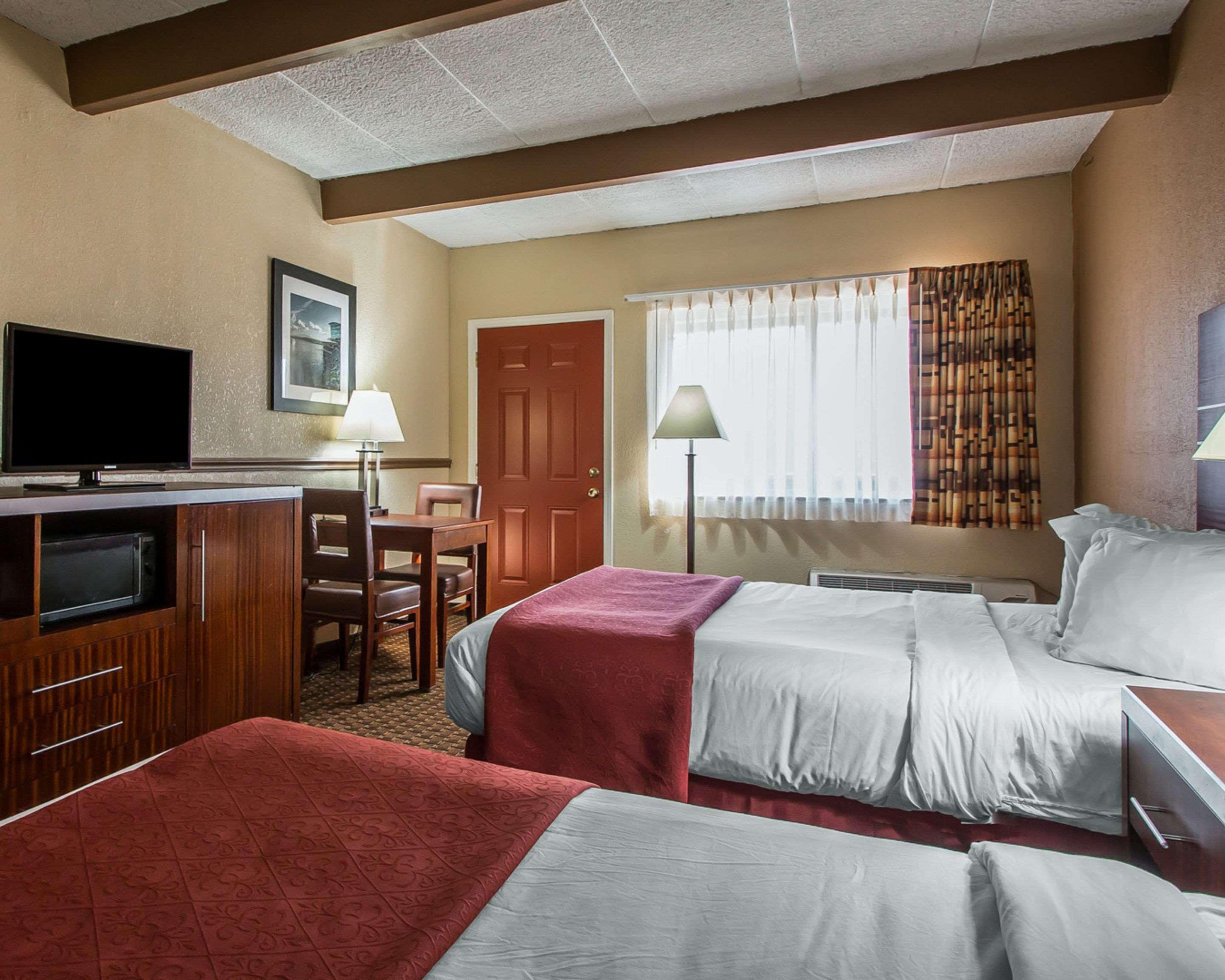 Quality Inn East Dubuque ภายนอก รูปภาพ