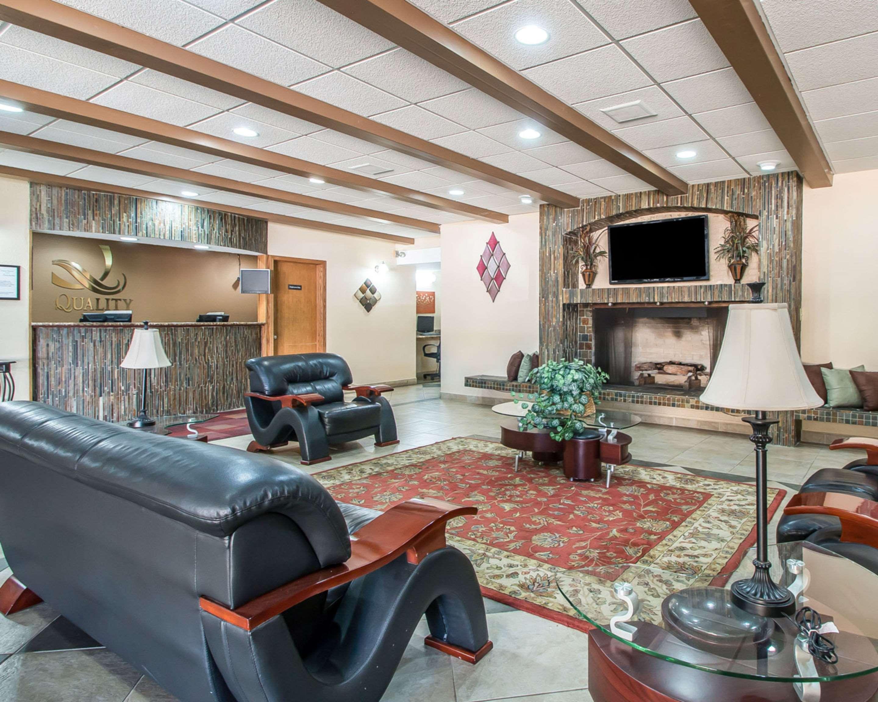 Quality Inn East Dubuque ภายนอก รูปภาพ