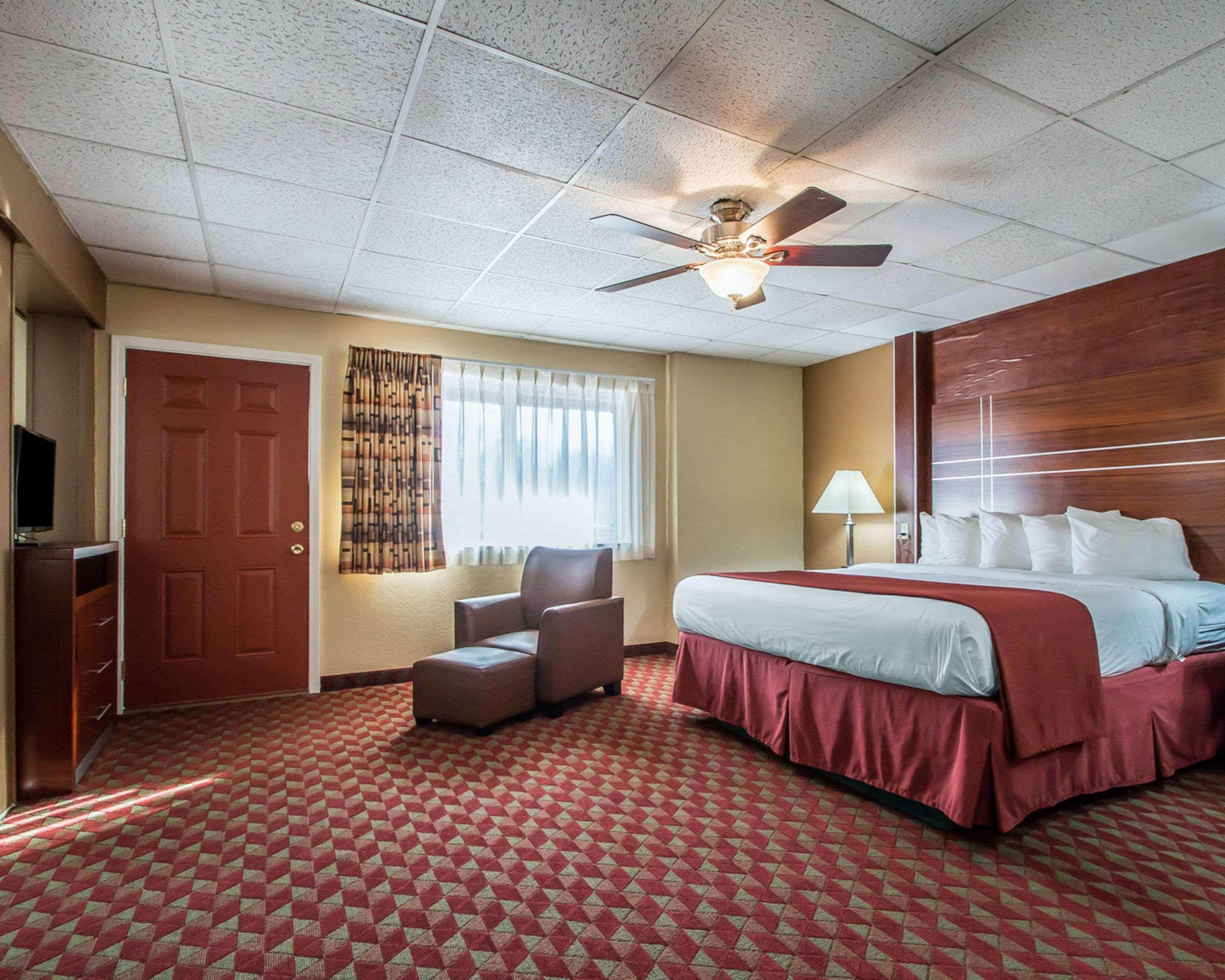 Quality Inn East Dubuque ภายนอก รูปภาพ