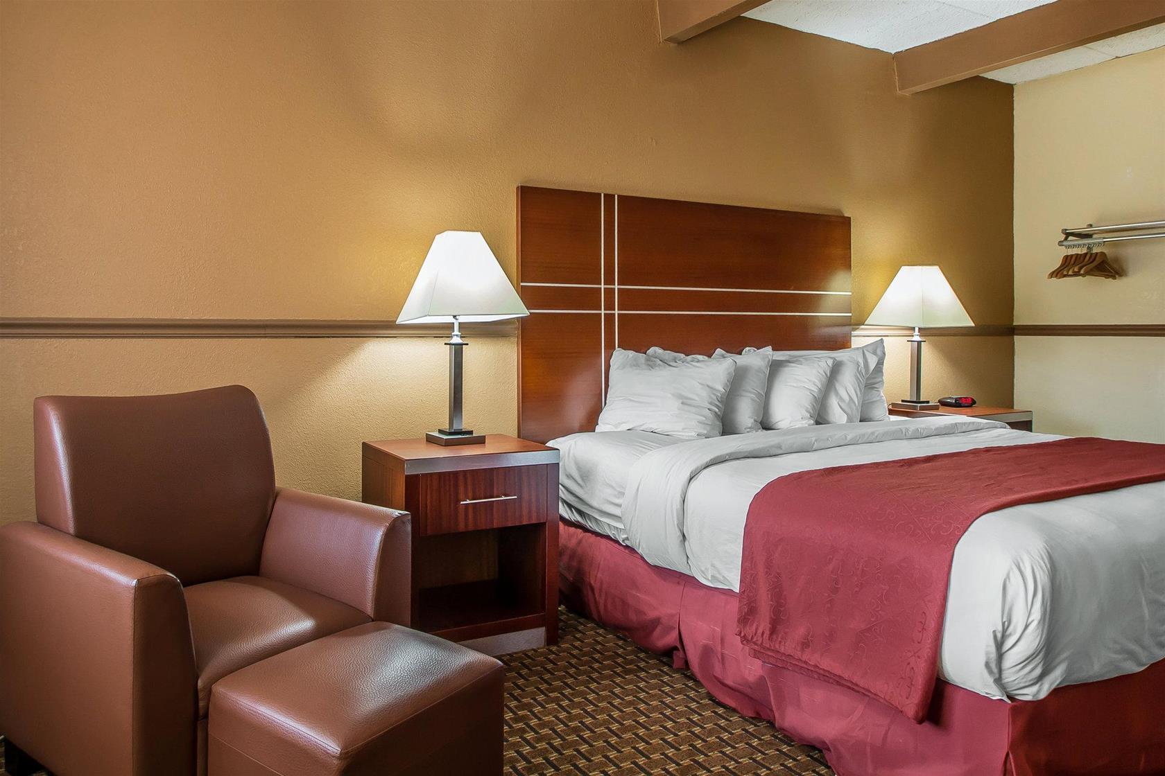 Quality Inn East Dubuque ภายนอก รูปภาพ