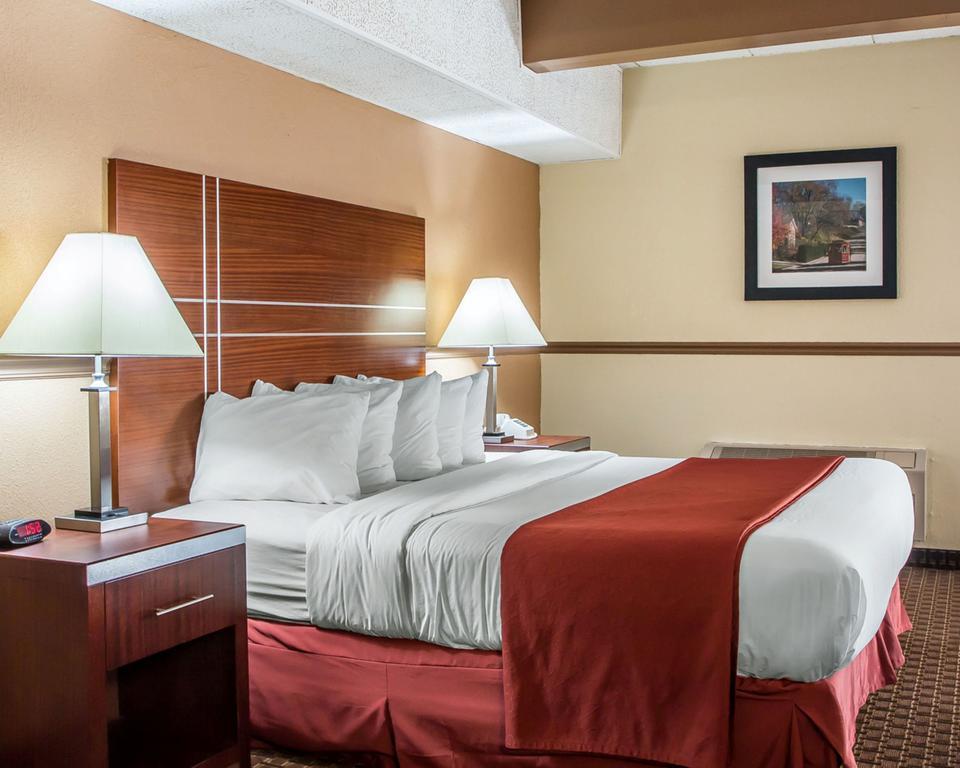 Quality Inn East Dubuque ภายนอก รูปภาพ