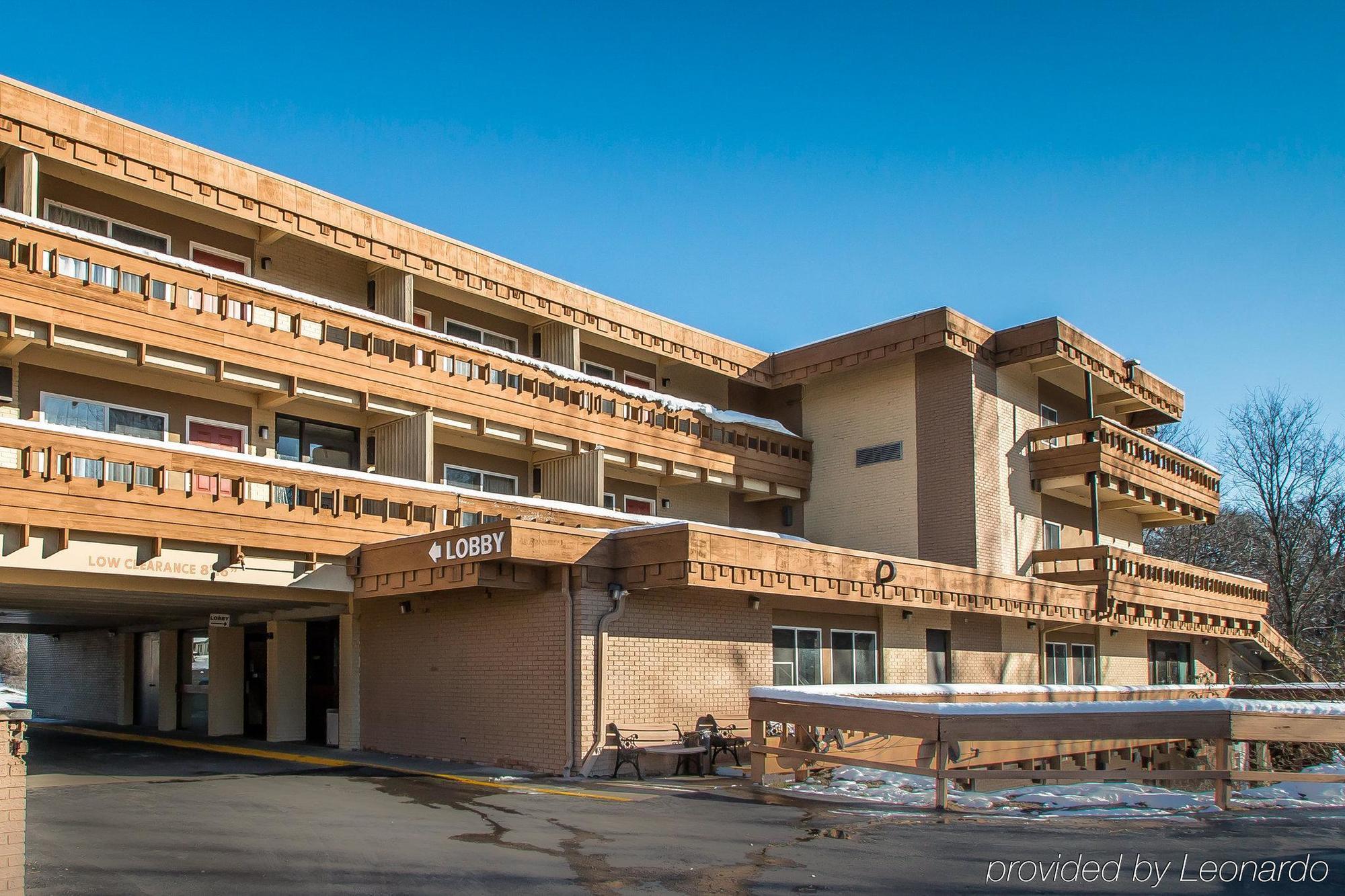 Quality Inn East Dubuque ภายนอก รูปภาพ