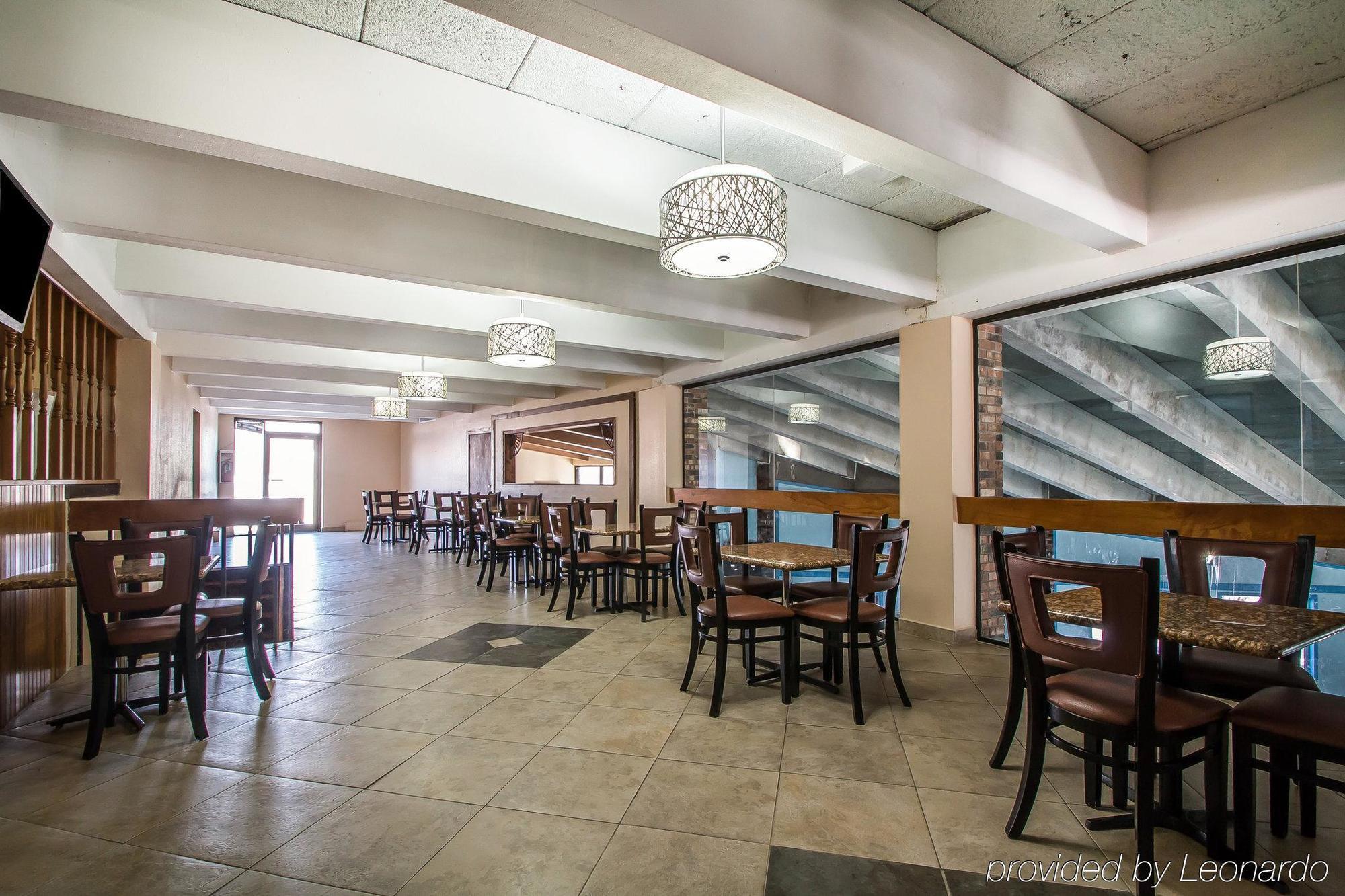 Quality Inn East Dubuque ภายนอก รูปภาพ