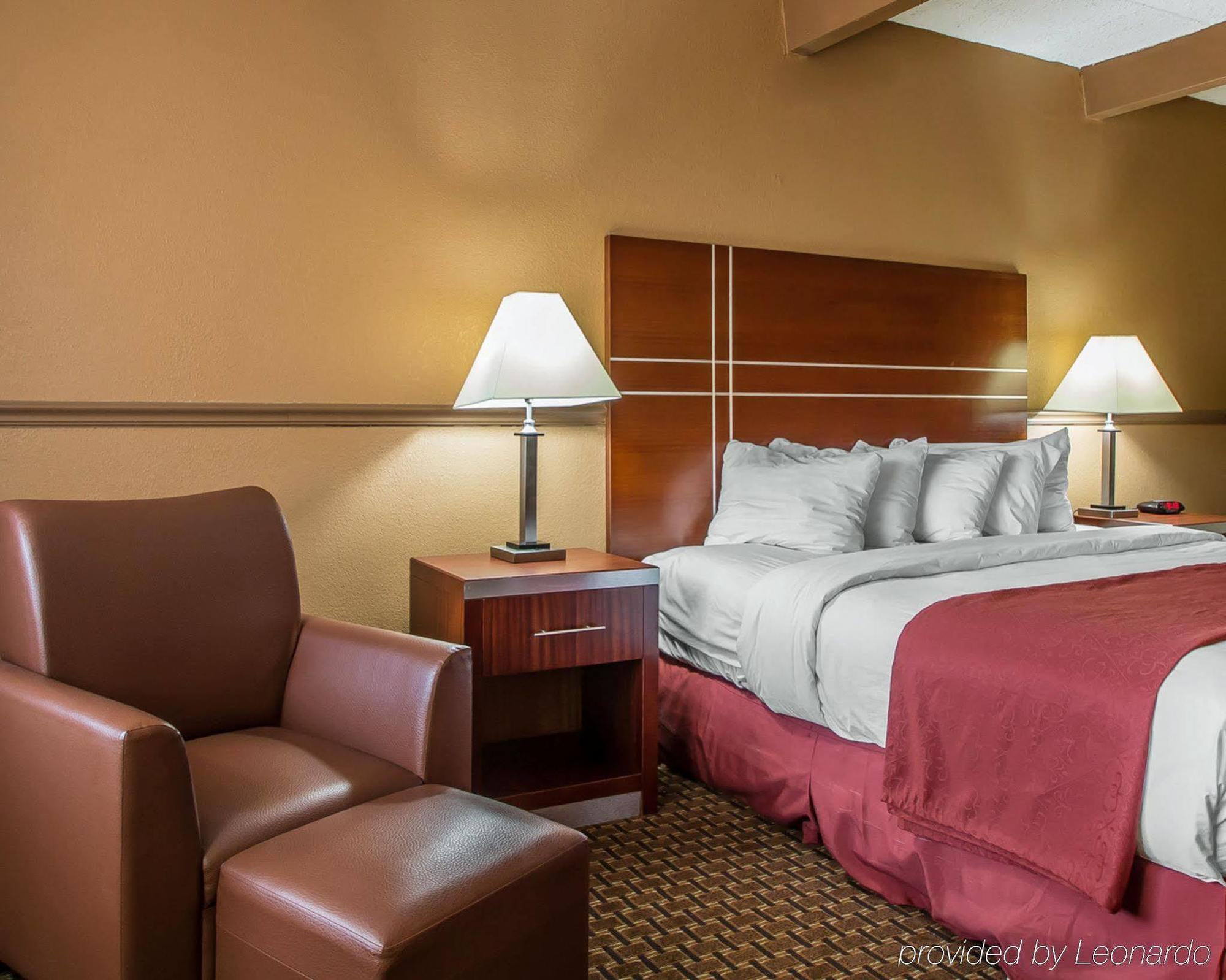 Quality Inn East Dubuque ภายนอก รูปภาพ
