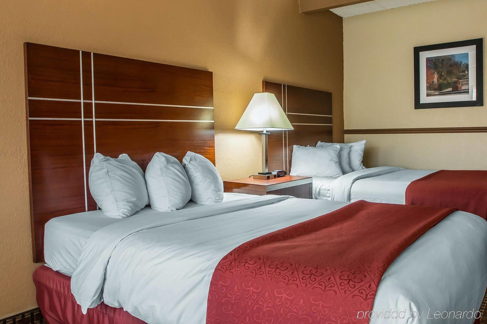 Quality Inn East Dubuque ภายนอก รูปภาพ
