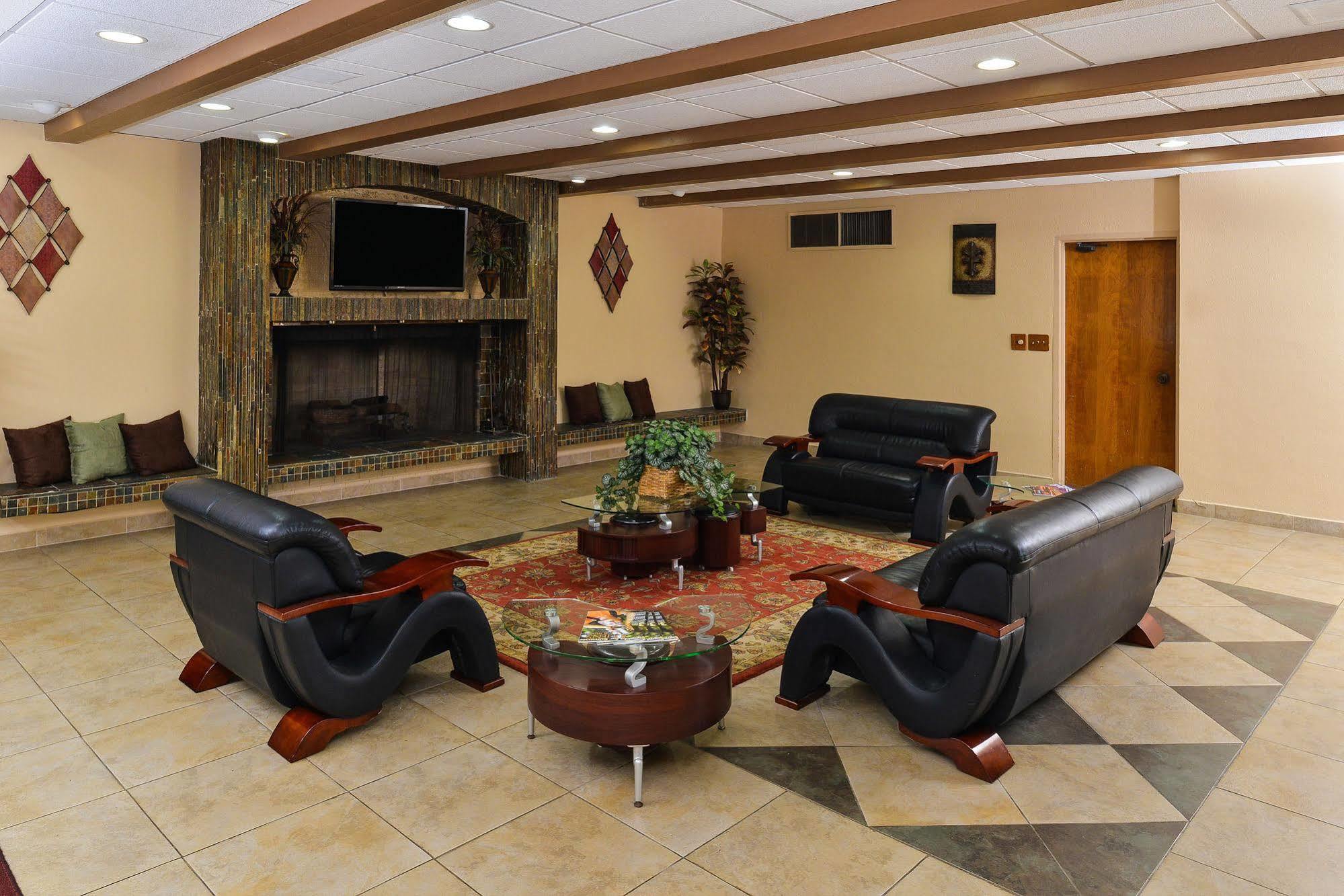 Quality Inn East Dubuque ภายนอก รูปภาพ